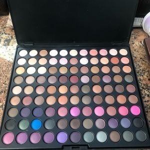Eyeshadow palette